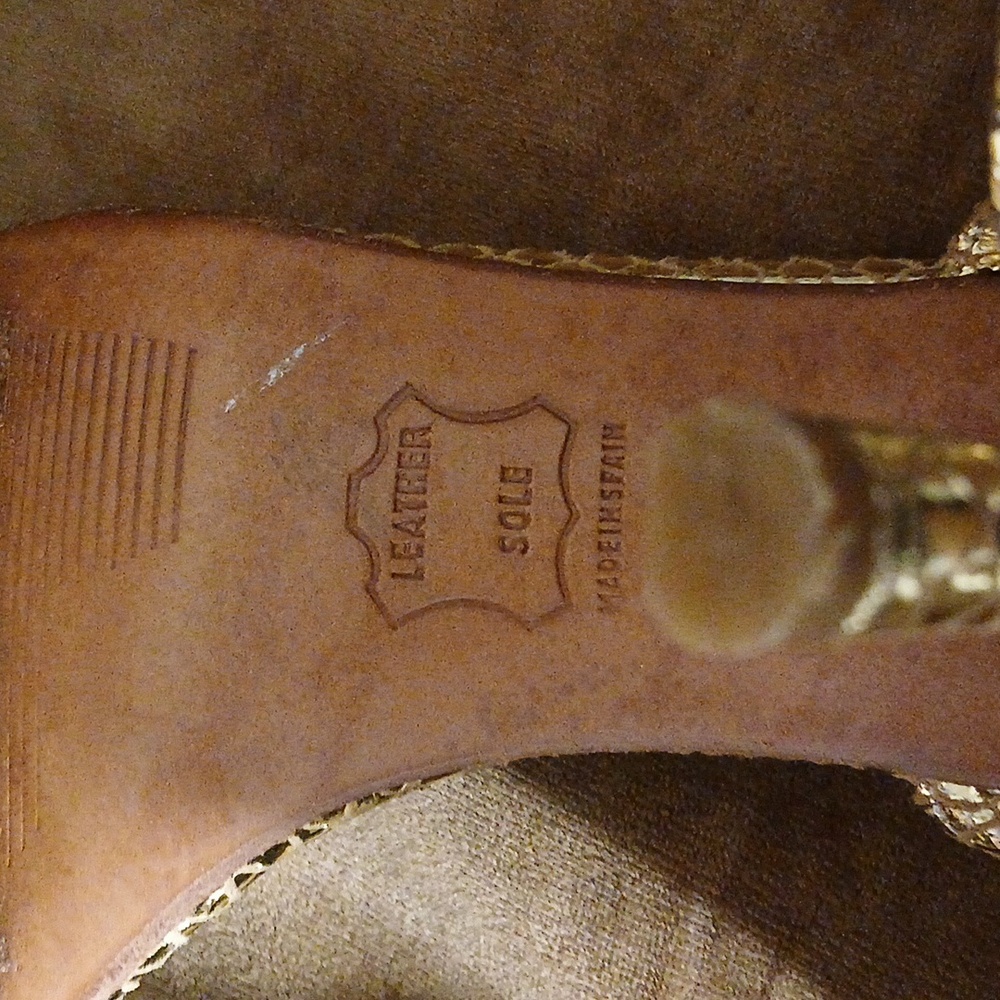 Stuart Weitzman for Russell & Bromley Gold Stilleto Sandals 7.5 - Picture 5 of 13